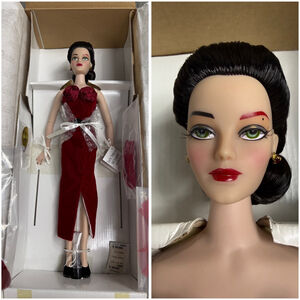 New Ashton-Drake Scarlet Temptress Red Eyebrow Madra Doll